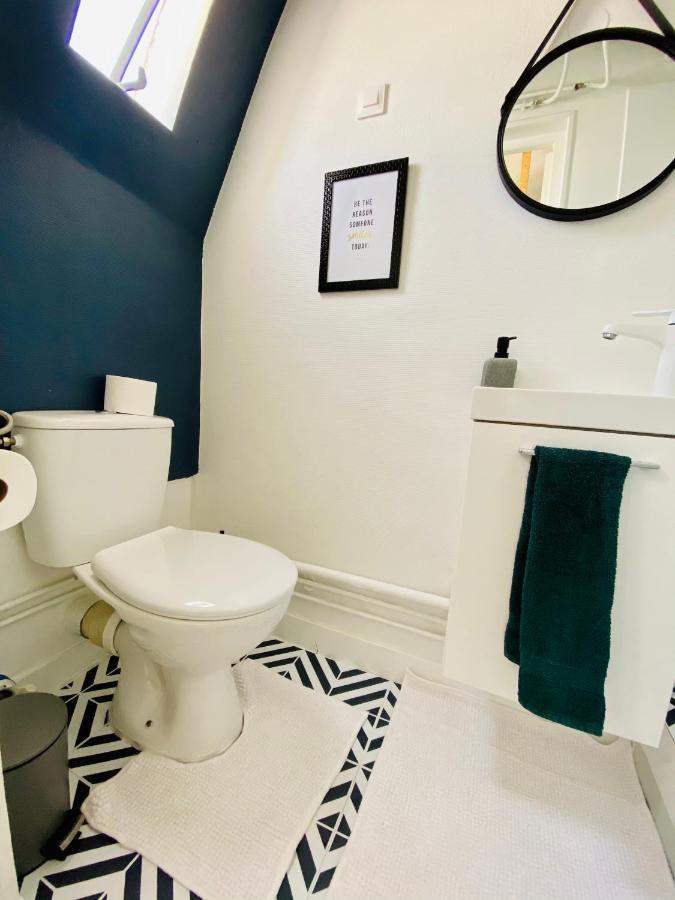 Appartement Direct Views Of Eiffel Tower & Sacre-coeur From Mezzanine - 10 Mins To Center Parijs