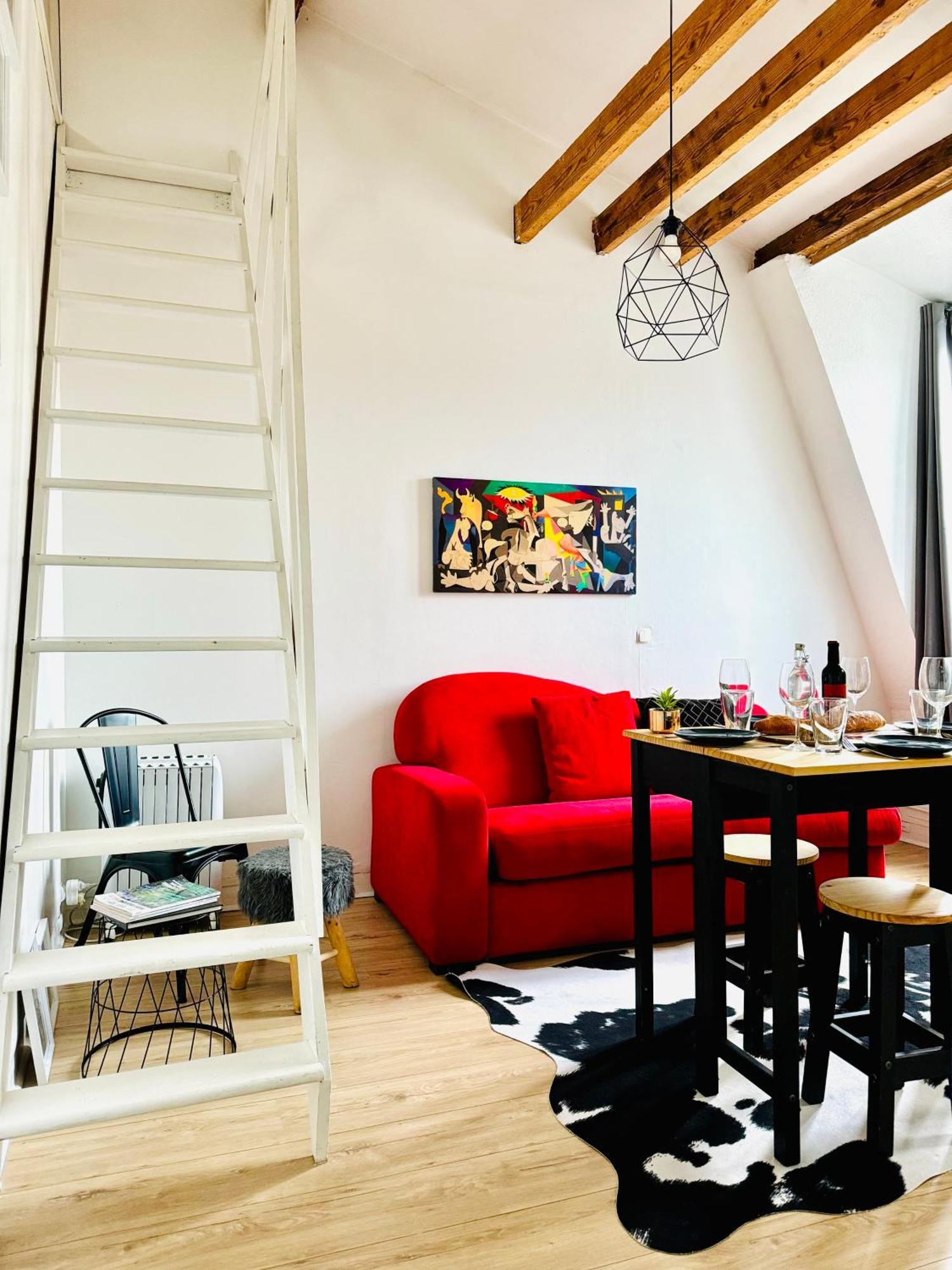 Direct Views Of Eiffel Tower & Sacre-coeur From Mezzanine - 10 Mins To Center Appartement Parijs